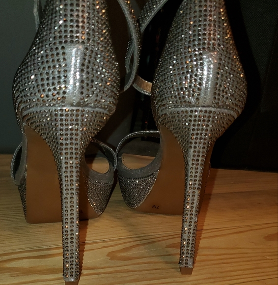 COPY - GIANNI BINI, 7M, SILVER SPARKLES, PERFECT FOR A WEDDING, STRAPPY ANKLE H… - Picture 3 of 4